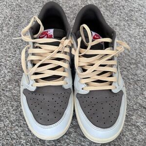 Nike Men's Gray and Cream Sneakers